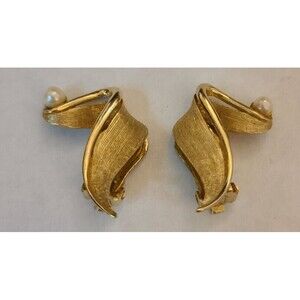 Vintage Signed Marboux (Marcel Boucher) Gold Tone Abstract Clip-on Earrings